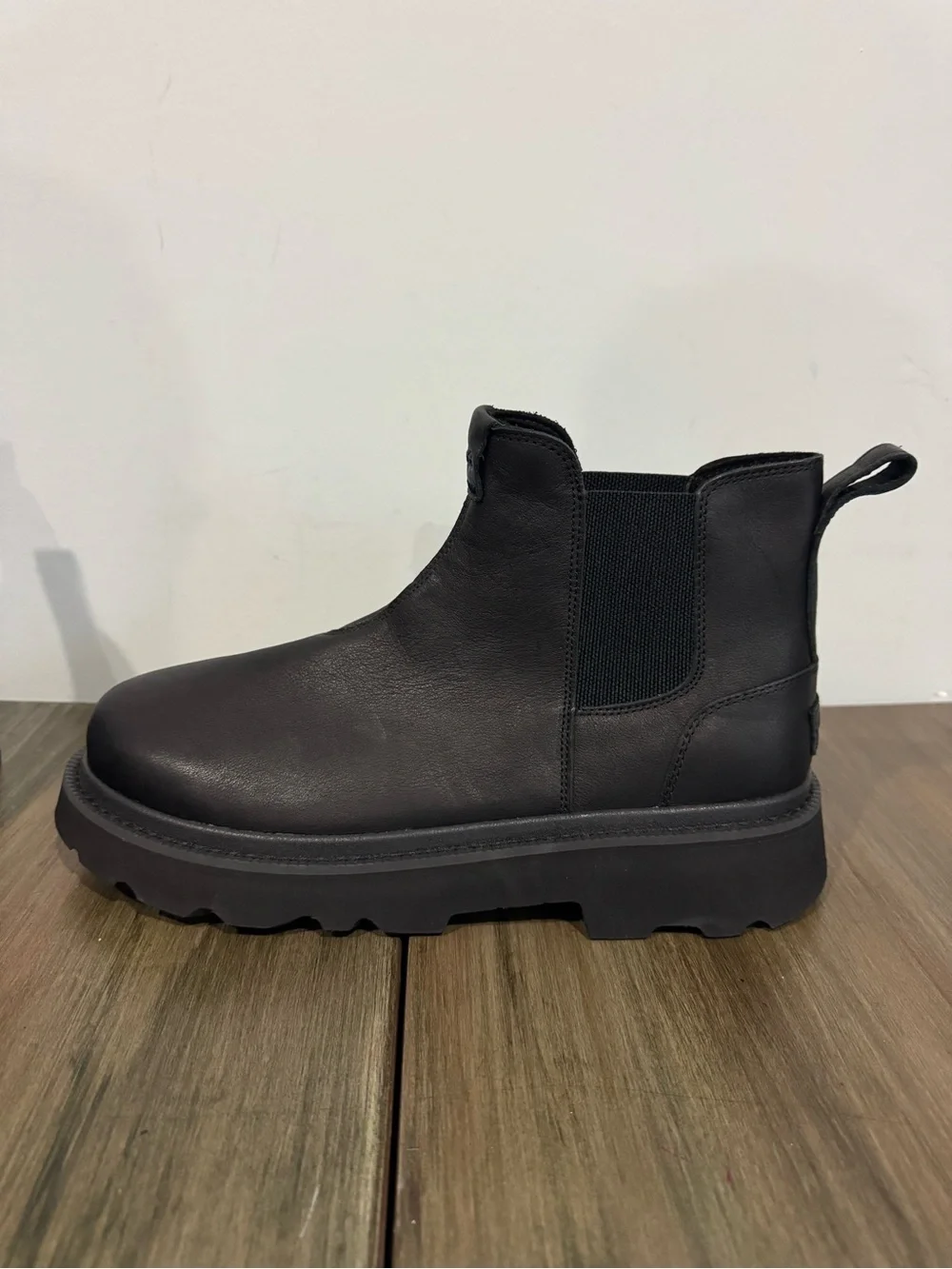UGG CHELSEA LUG LEATHER MEN BOOTS